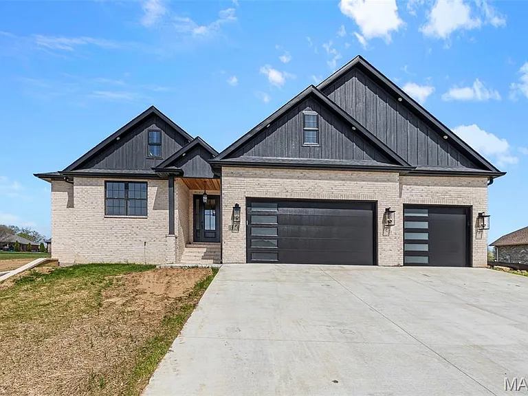 1614 Warren Lake Dr jackson, MO 63755